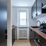 Blanc 4810 Apartment